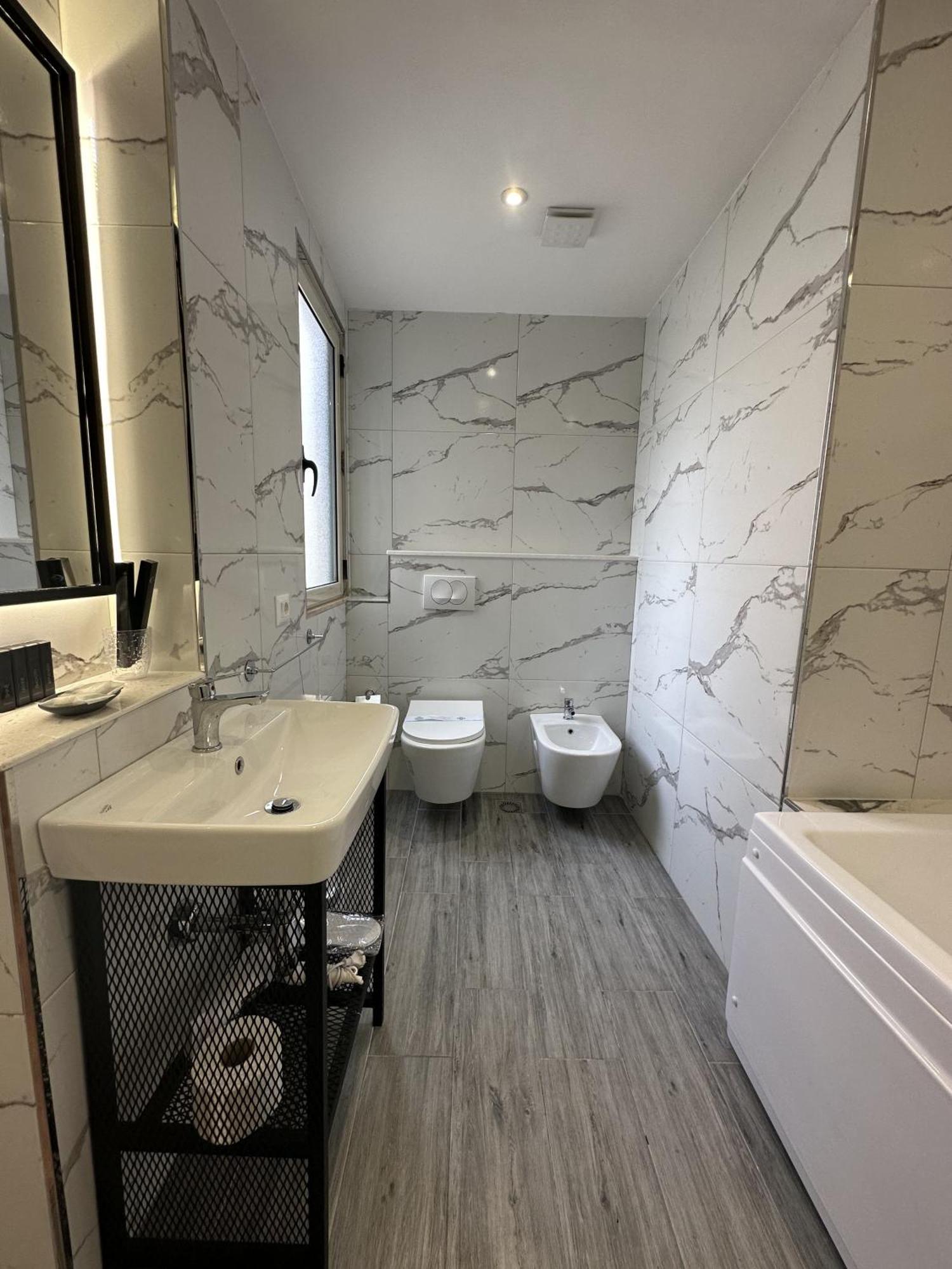 Peaky Hotel Дуррес Экстерьер фото