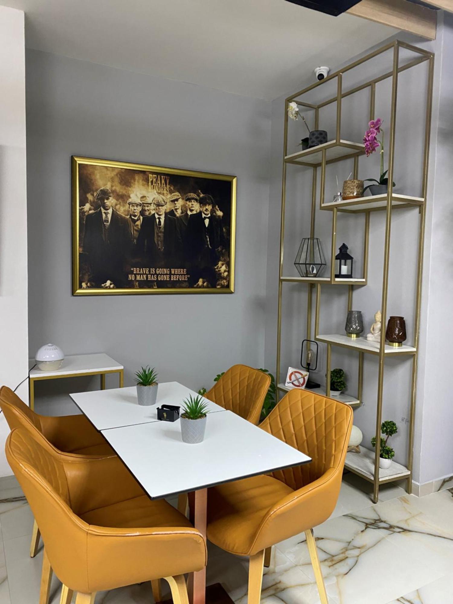 Peaky Hotel Дуррес Экстерьер фото