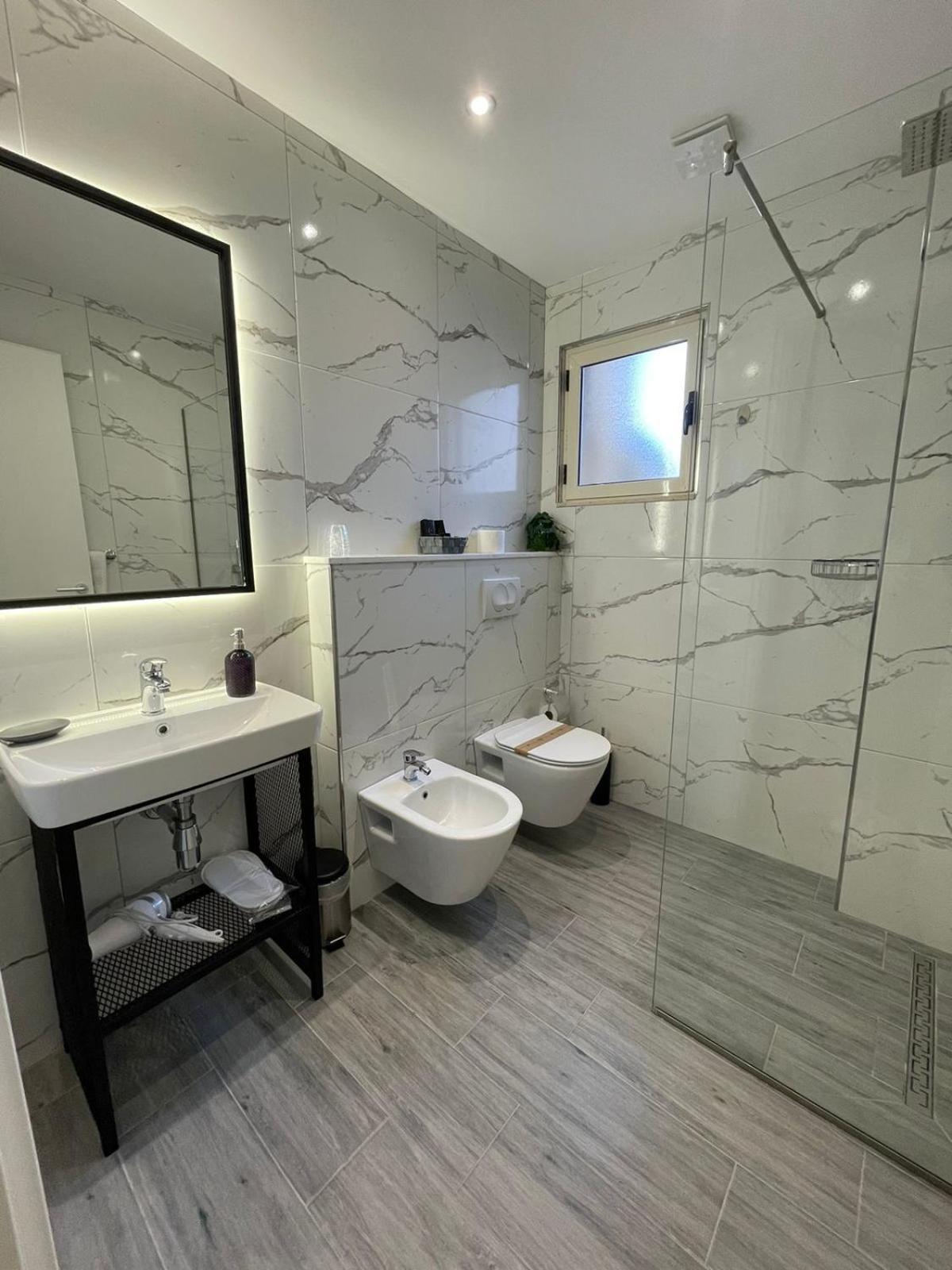 Peaky Hotel Дуррес Экстерьер фото