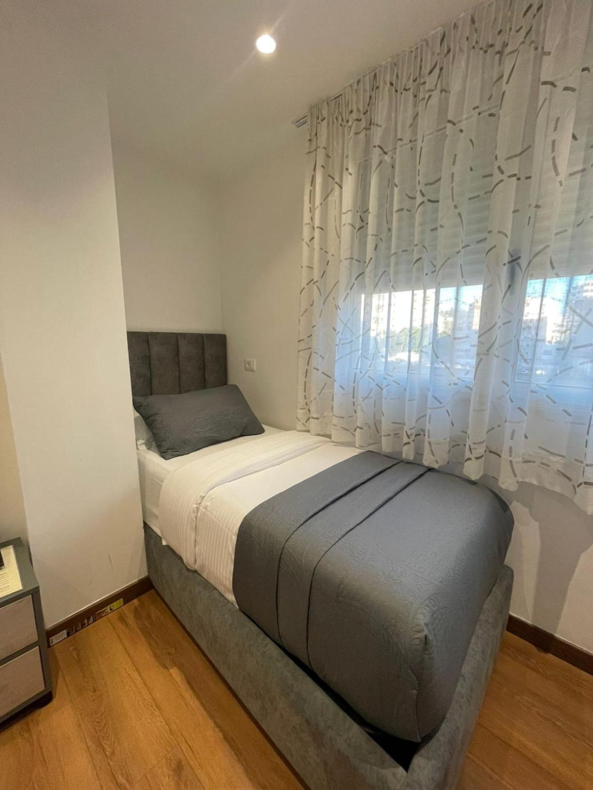 Peaky Hotel Дуррес Экстерьер фото